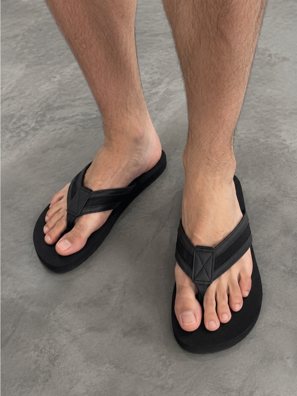 Men’s Black Comfort Flip Flops | Lightweight Beach Sandals